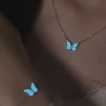 🦋Collar con mariposa azul🦋